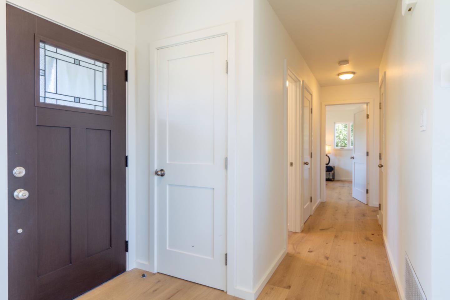 Detail Gallery Image 14 of 42 For 15 Buckland Ct, San Carlos,  CA 94070 - 3 Beds | 2/1 Baths