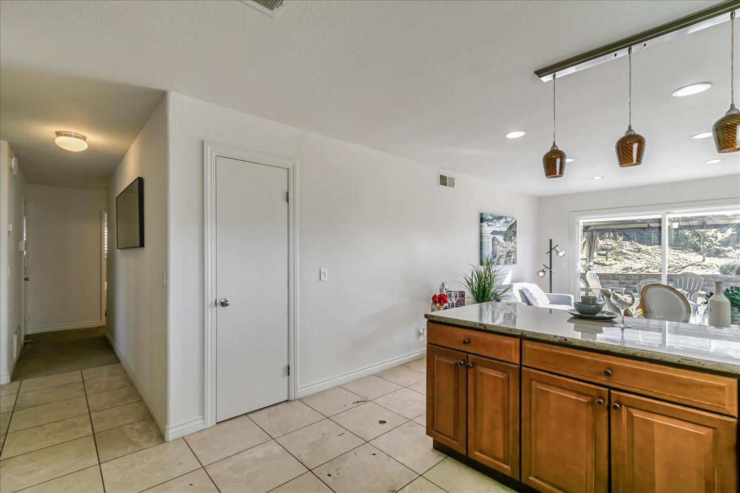 Detail Gallery Image 13 of 31 For 127 Rutgers Ct, Vallejo,  CA 94589 - 3 Beds | 2 Baths