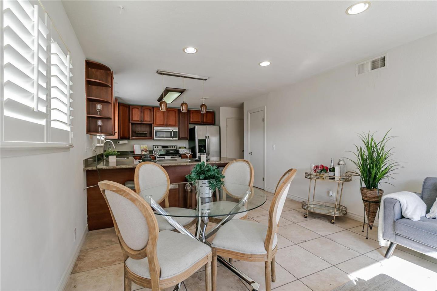 Detail Gallery Image 15 of 31 For 127 Rutgers Ct, Vallejo,  CA 94589 - 3 Beds | 2 Baths