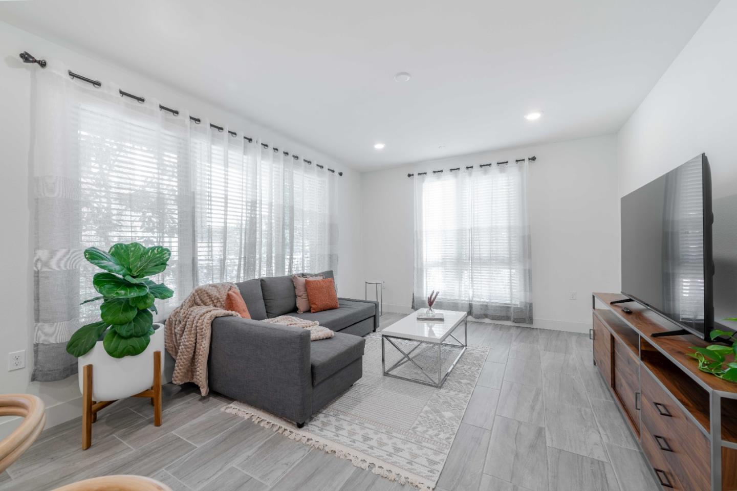 370 Riesling Avenue # 20, Milpitas, California 95035, 3 Bedrooms Bedrooms, ,2 BathroomsBathrooms,Residential Lease,For Rent,370 Riesling Avenue # 20,ML81987372