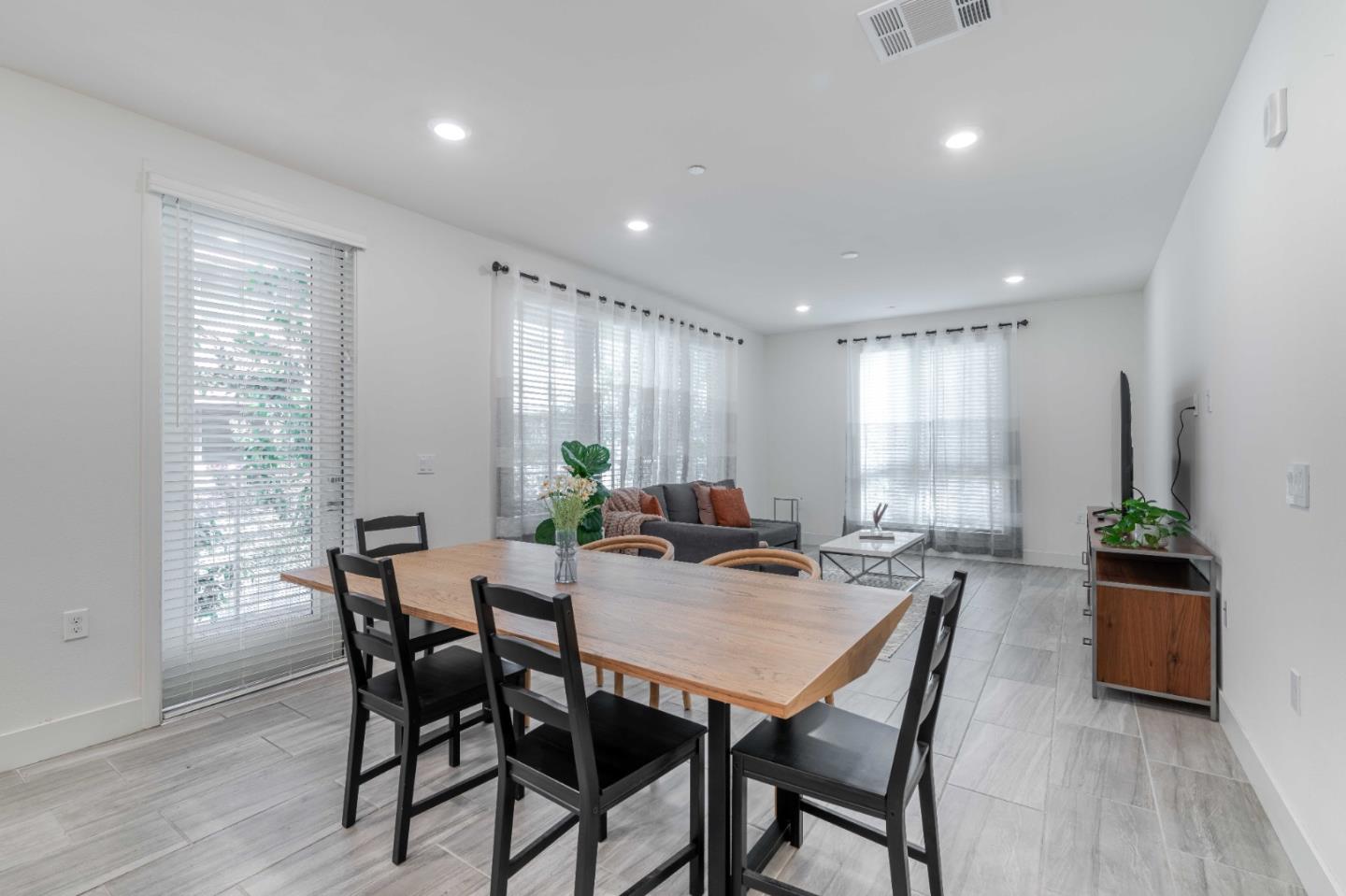 370 Riesling Avenue # 20, Milpitas, California 95035, 3 Bedrooms Bedrooms, ,2 BathroomsBathrooms,Residential Lease,For Rent,370 Riesling Avenue # 20,ML81987372
