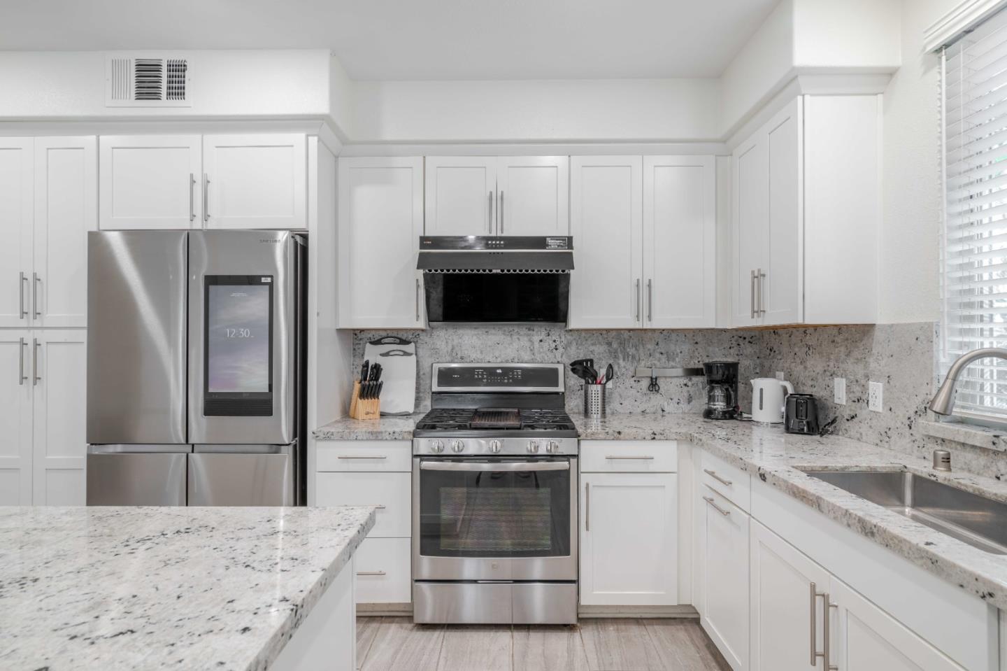 370 Riesling Avenue # 20, Milpitas, California 95035, 3 Bedrooms Bedrooms, ,2 BathroomsBathrooms,Residential Lease,For Rent,370 Riesling Avenue # 20,ML81987372