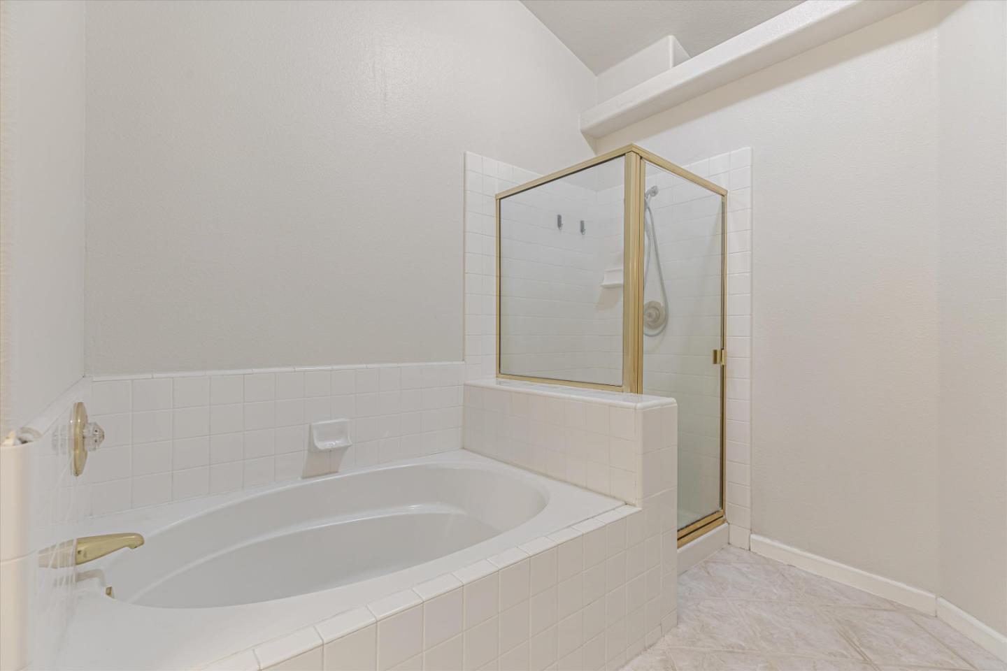 Detail Gallery Image 21 of 32 For 2141 Highland Dr, Hollister,  CA 95023 - 4 Beds | 2 Baths