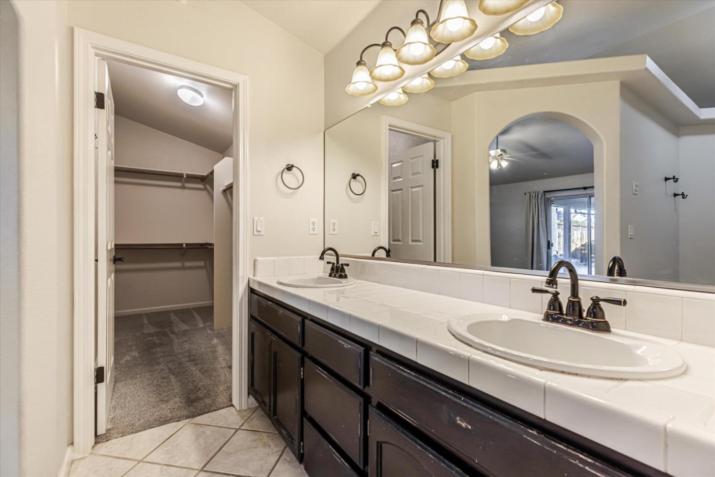 Detail Gallery Image 23 of 32 For 2141 Highland Dr, Hollister,  CA 95023 - 4 Beds | 2 Baths