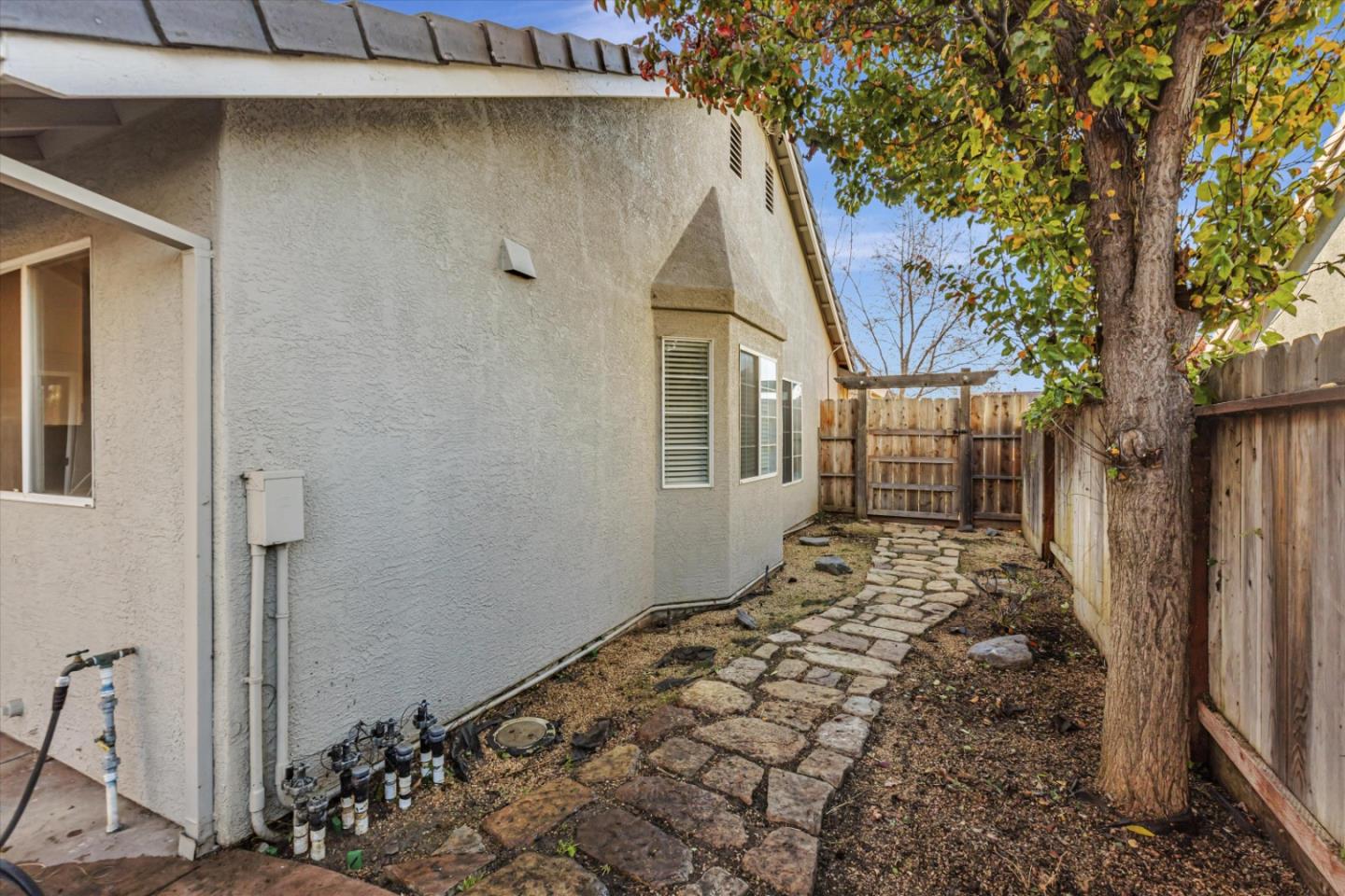 Detail Gallery Image 26 of 32 For 2141 Highland Dr, Hollister,  CA 95023 - 4 Beds | 2 Baths