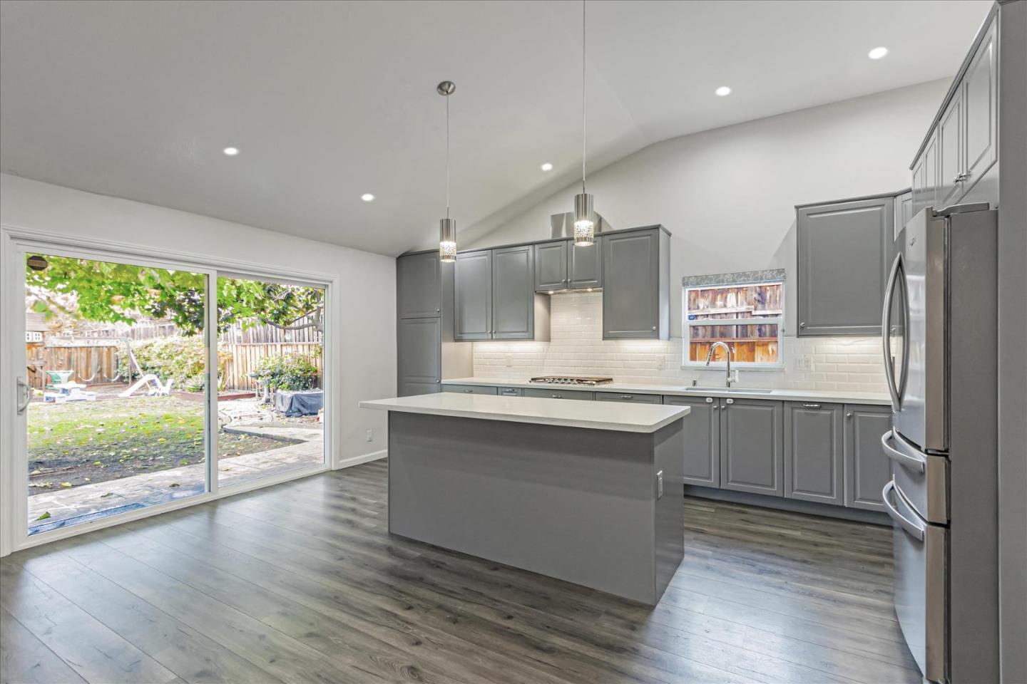 Detail Gallery Image 12 of 37 For 3323 Inspiration Ct, San Jose,  CA 95132 - 4 Beds | 2 Baths