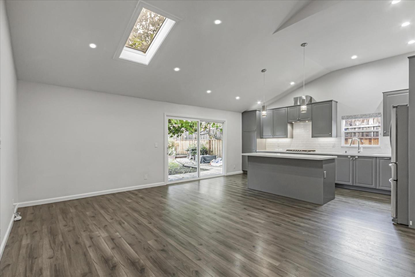 Detail Gallery Image 7 of 37 For 3323 Inspiration Ct, San Jose,  CA 95132 - 4 Beds | 2 Baths