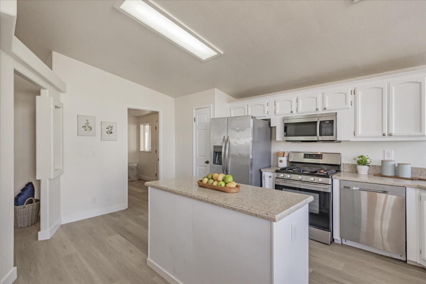 Detail Gallery Image 11 of 49 For 858 Villa Teresa Way #858,  San Jose,  CA 95123 - 3 Beds | 2 Baths