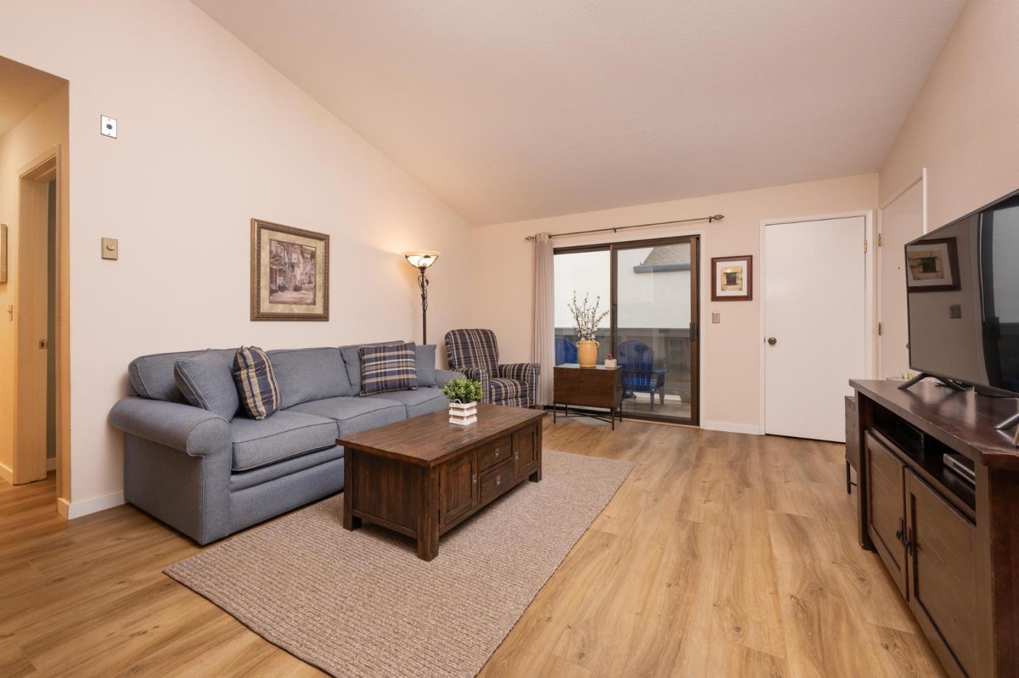 Detail Gallery Image 4 of 14 For 853 Woodside Way #238,  San Mateo,  CA 94401 - 1 Beds | 1 Baths