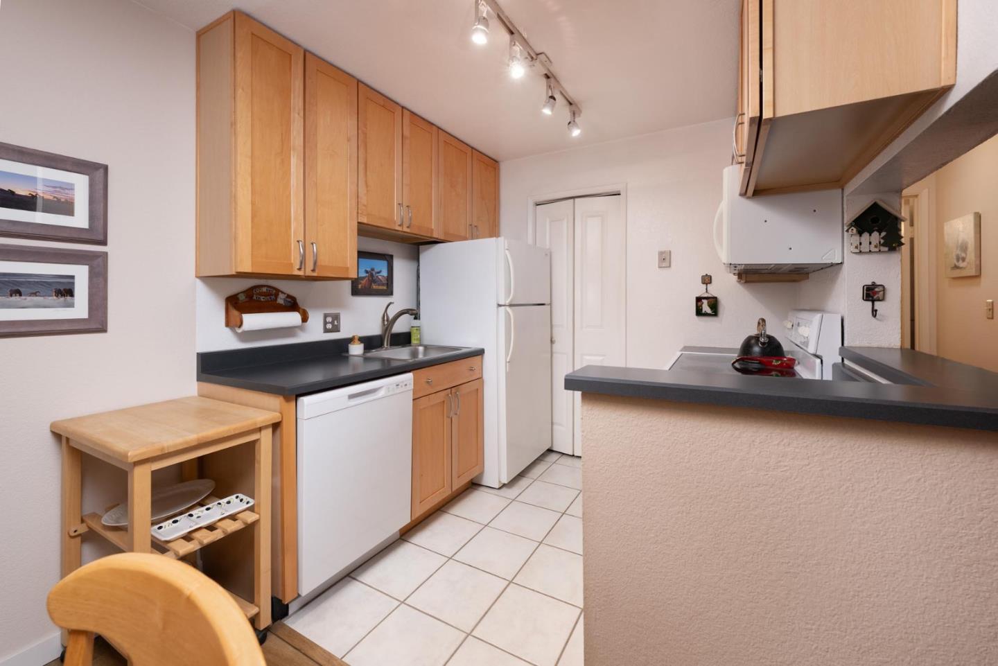 Detail Gallery Image 9 of 14 For 853 Woodside Way #238,  San Mateo,  CA 94401 - 1 Beds | 1 Baths