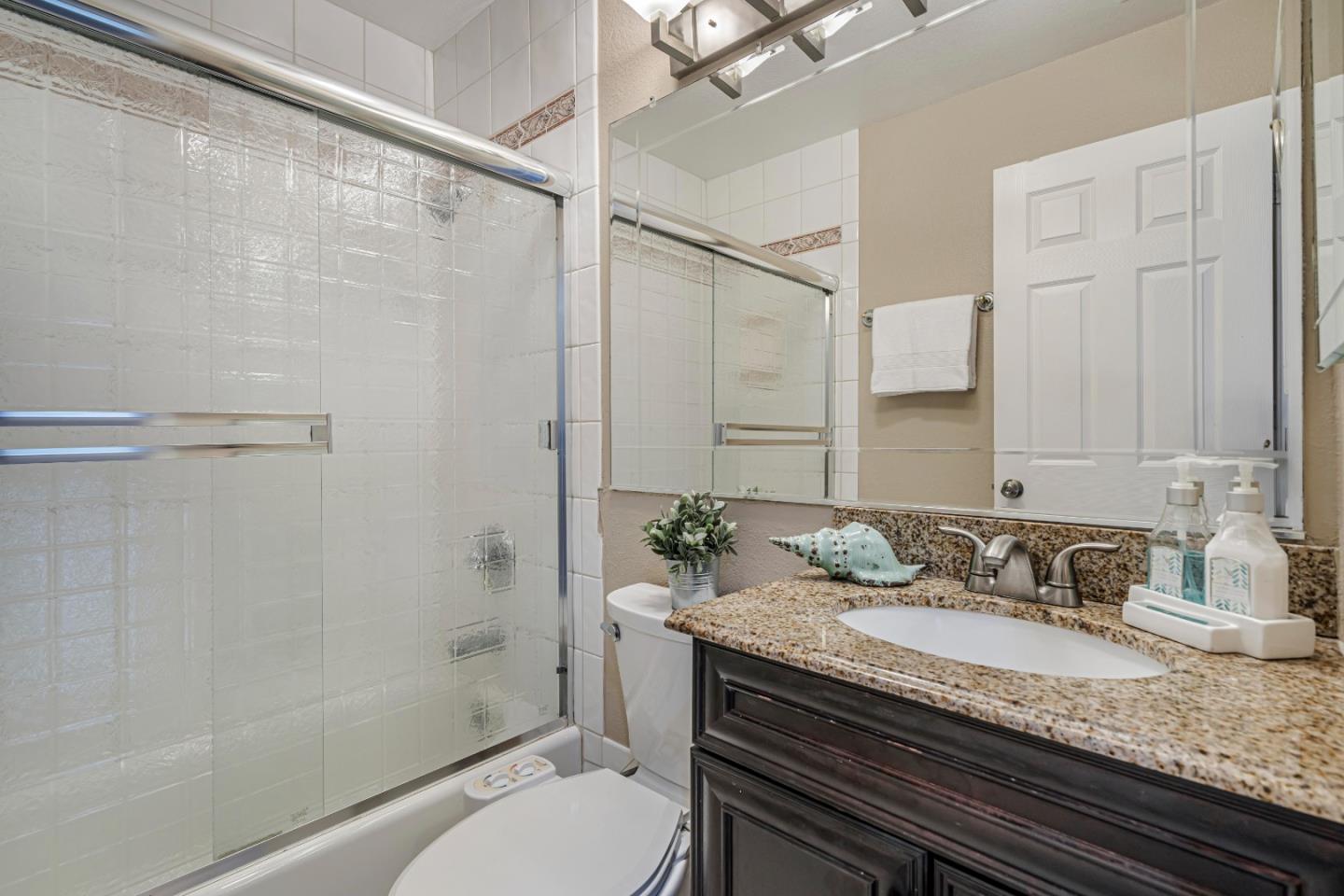 Detail Gallery Image 33 of 43 For 4644 Creekwood Dr, Fremont,  CA 94555 - 4 Beds | 2/1 Baths