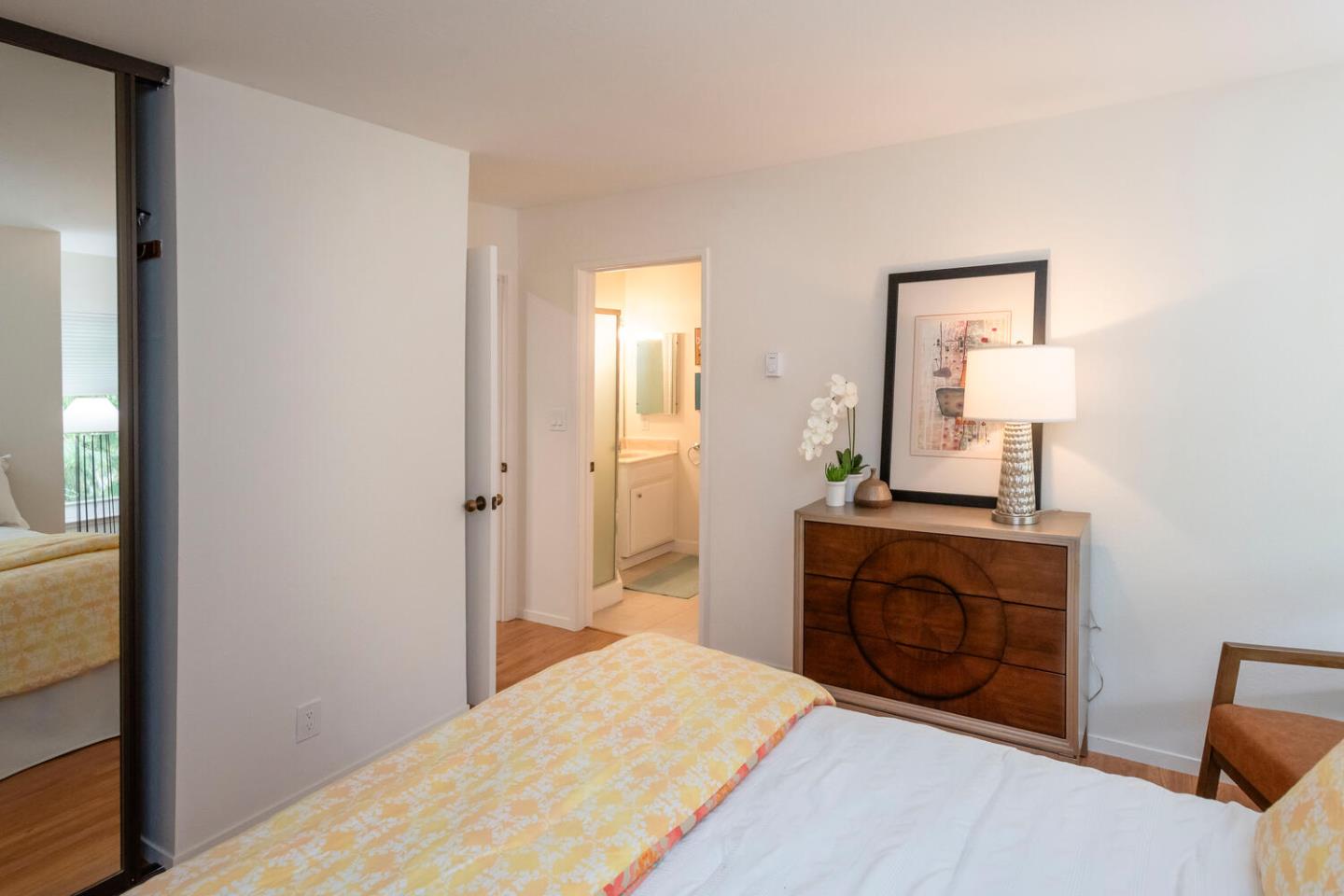 Detail Gallery Image 18 of 25 For 2140 Santa Cruz Ave #206,  Menlo Park,  CA 94025 - 2 Beds | 2 Baths