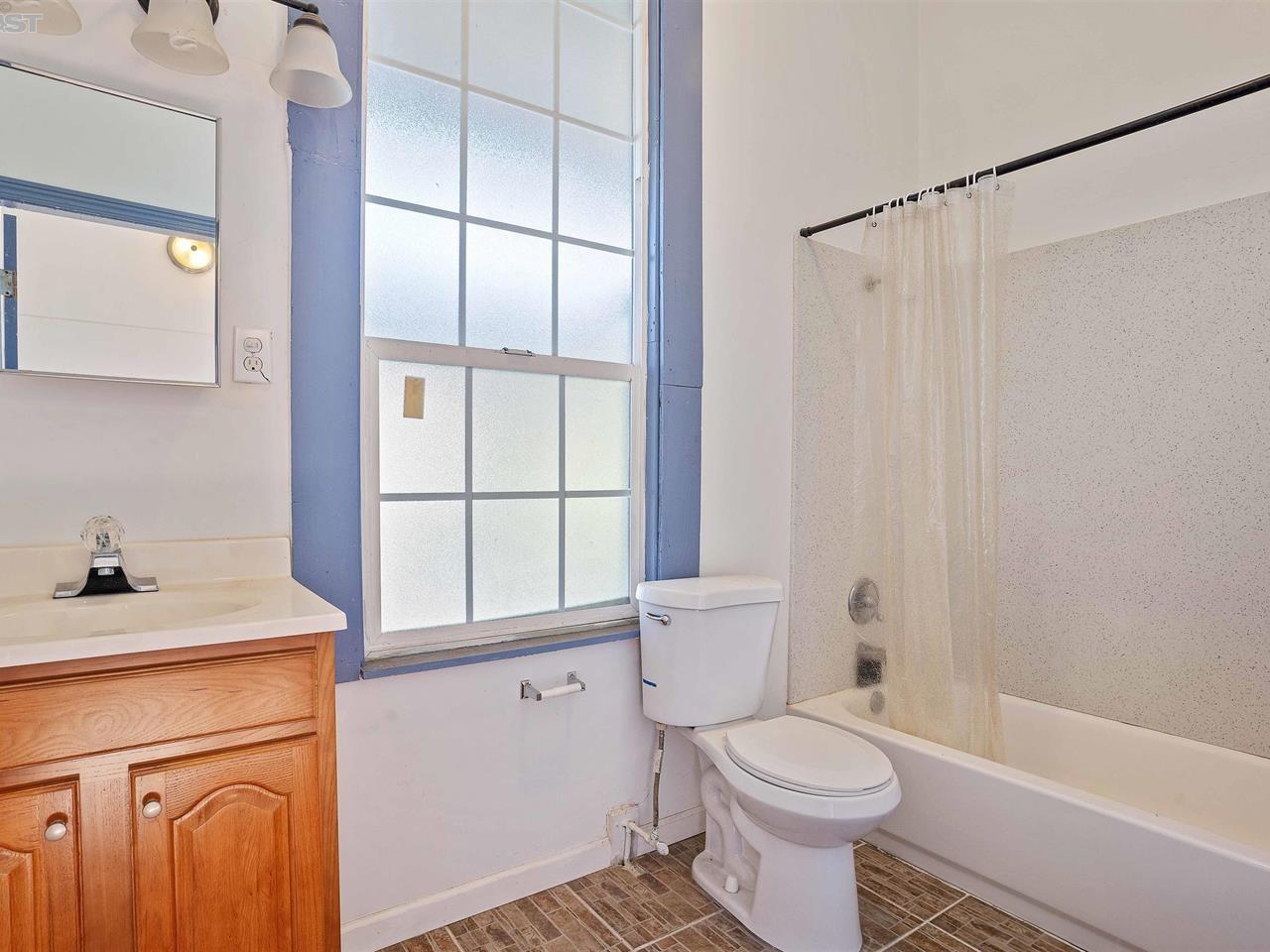 Detail Gallery Image 20 of 26 For 760 29th St, Oakland,  CA 94609 - – Beds | – Baths