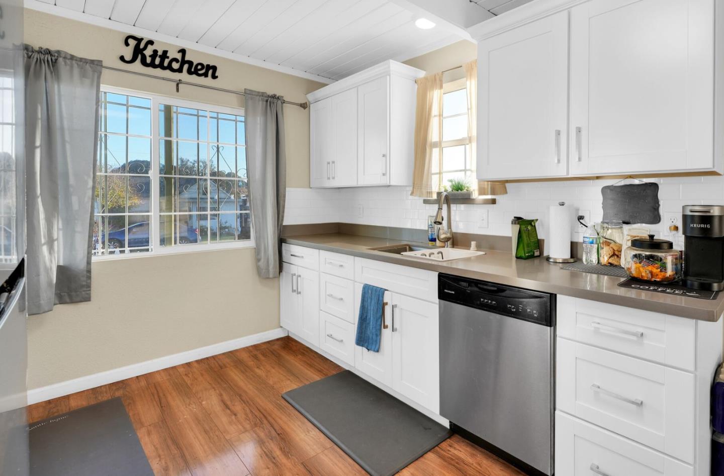 Detail Gallery Image 8 of 14 For 3121 Benjamin Dr, Richmond,  CA 94806 - 4 Beds | 2 Baths