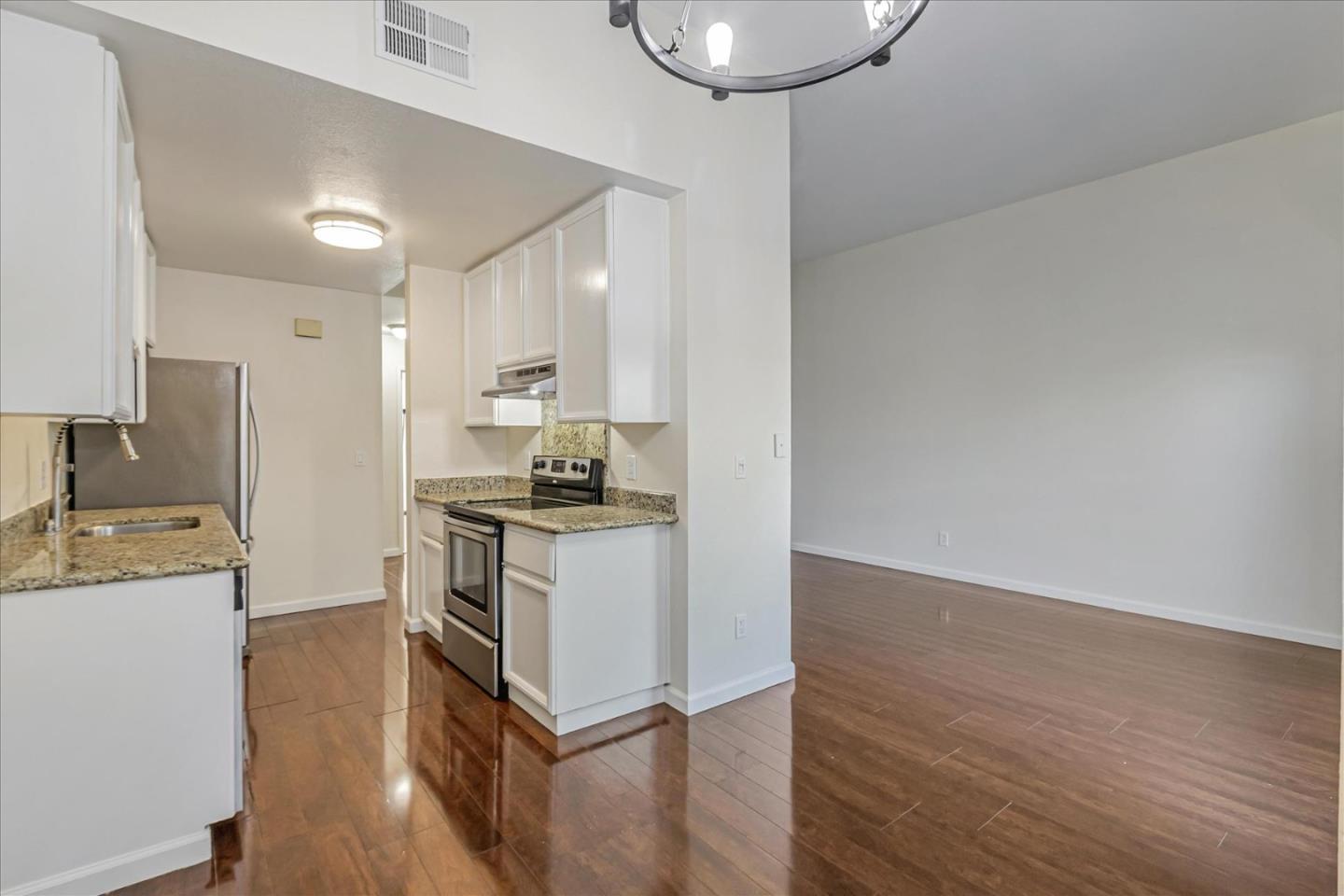 Detail Gallery Image 13 of 26 For 1665 Branham Park Ct, San Jose,  CA 95118 - 2 Beds | 2 Baths