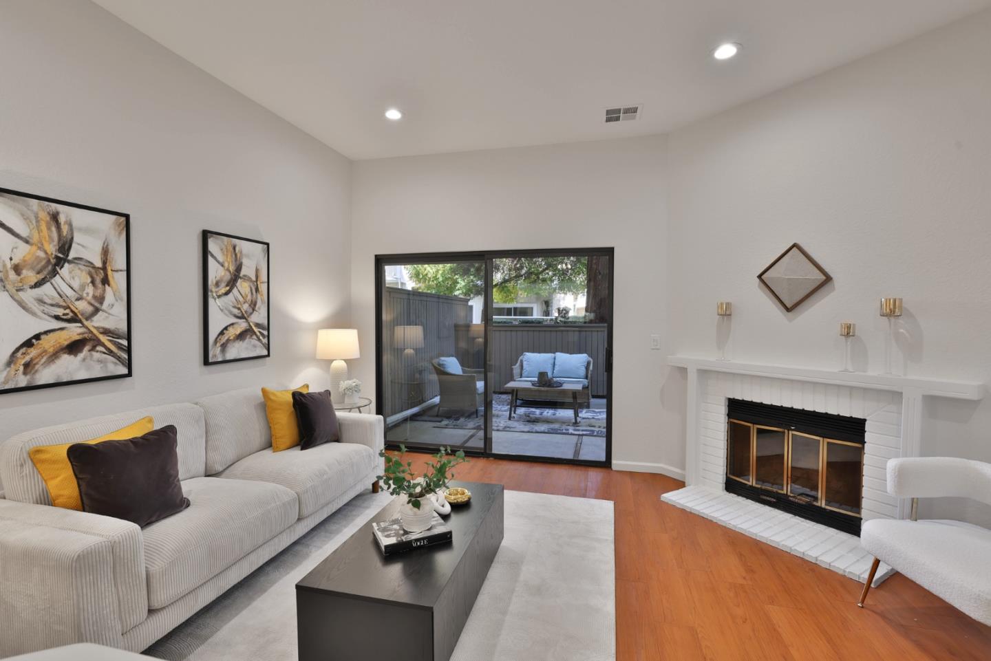 Detail Gallery Image 10 of 32 For 142 Marylinn Dr, Milpitas,  CA 95035 - 2 Beds | 2/1 Baths