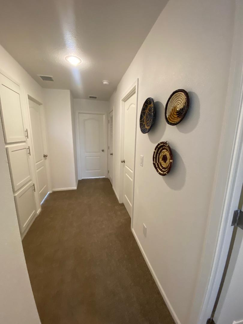 Detail Gallery Image 3 of 16 For 220 Village Cir #220,  Sacramento,  CA 95838 - 3 Beds | 2 Baths