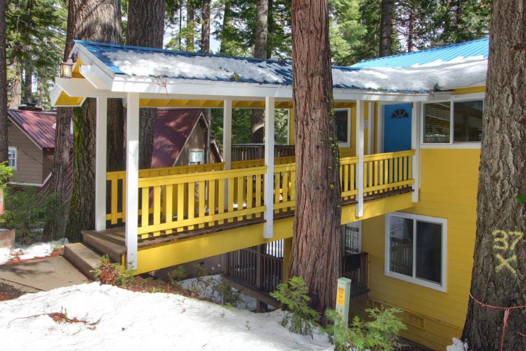 Detail Gallery Image 2 of 60 For 1144 Railroad Ln, Fish Camp,  CA 93623 - 6 Beds | 5 Baths