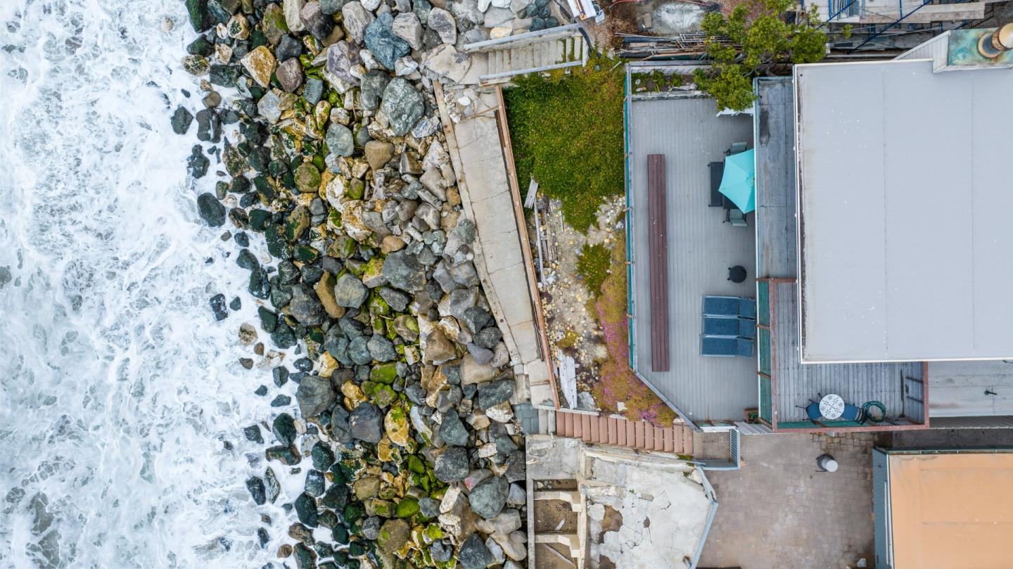 Detail Gallery Image 13 of 44 For 22818 E Cliff Dr, Santa Cruz,  CA 95062 - 4 Beds | 3 Baths