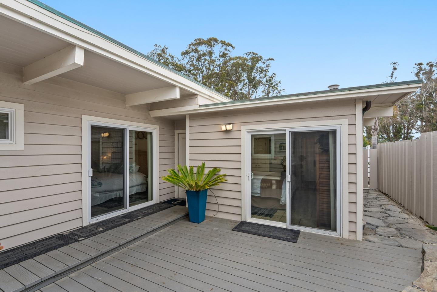 Detail Gallery Image 27 of 44 For 22818 E Cliff Dr, Santa Cruz,  CA 95062 - 4 Beds | 3 Baths