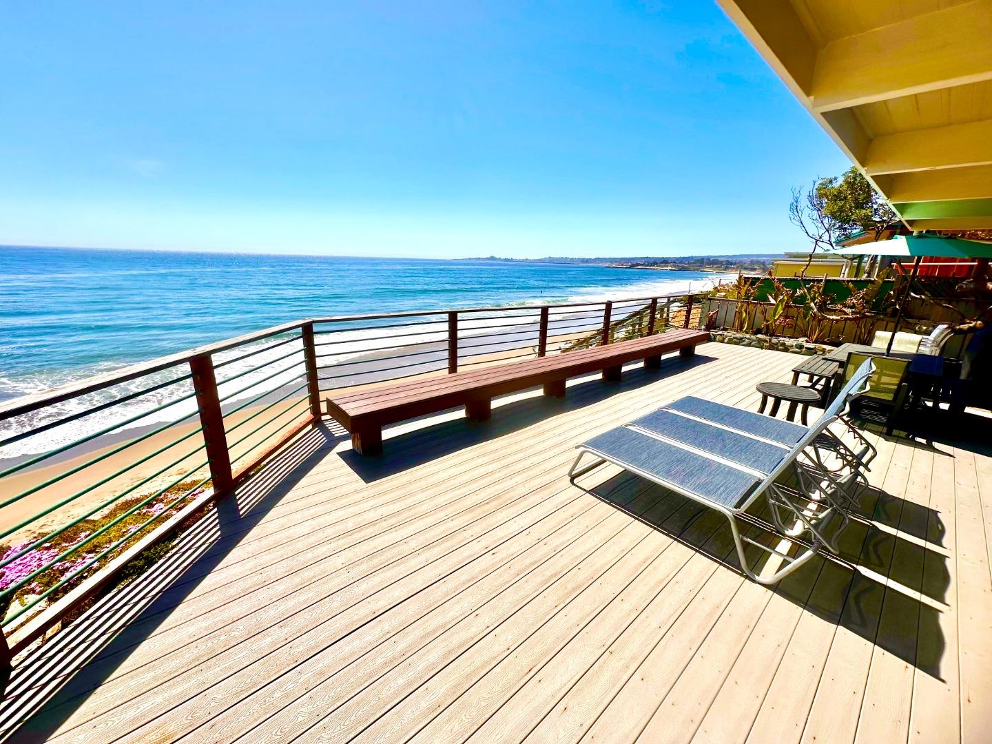 Detail Gallery Image 3 of 44 For 22818 E Cliff Dr, Santa Cruz,  CA 95062 - 4 Beds | 3 Baths
