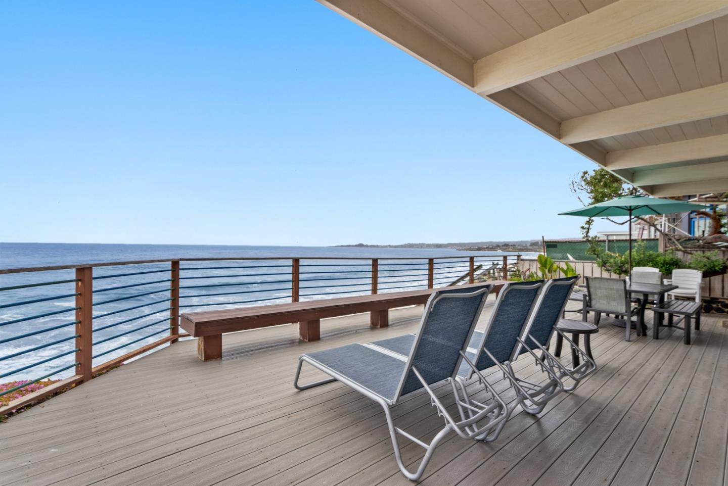 Detail Gallery Image 5 of 44 For 22818 E Cliff Dr, Santa Cruz,  CA 95062 - 4 Beds | 3 Baths