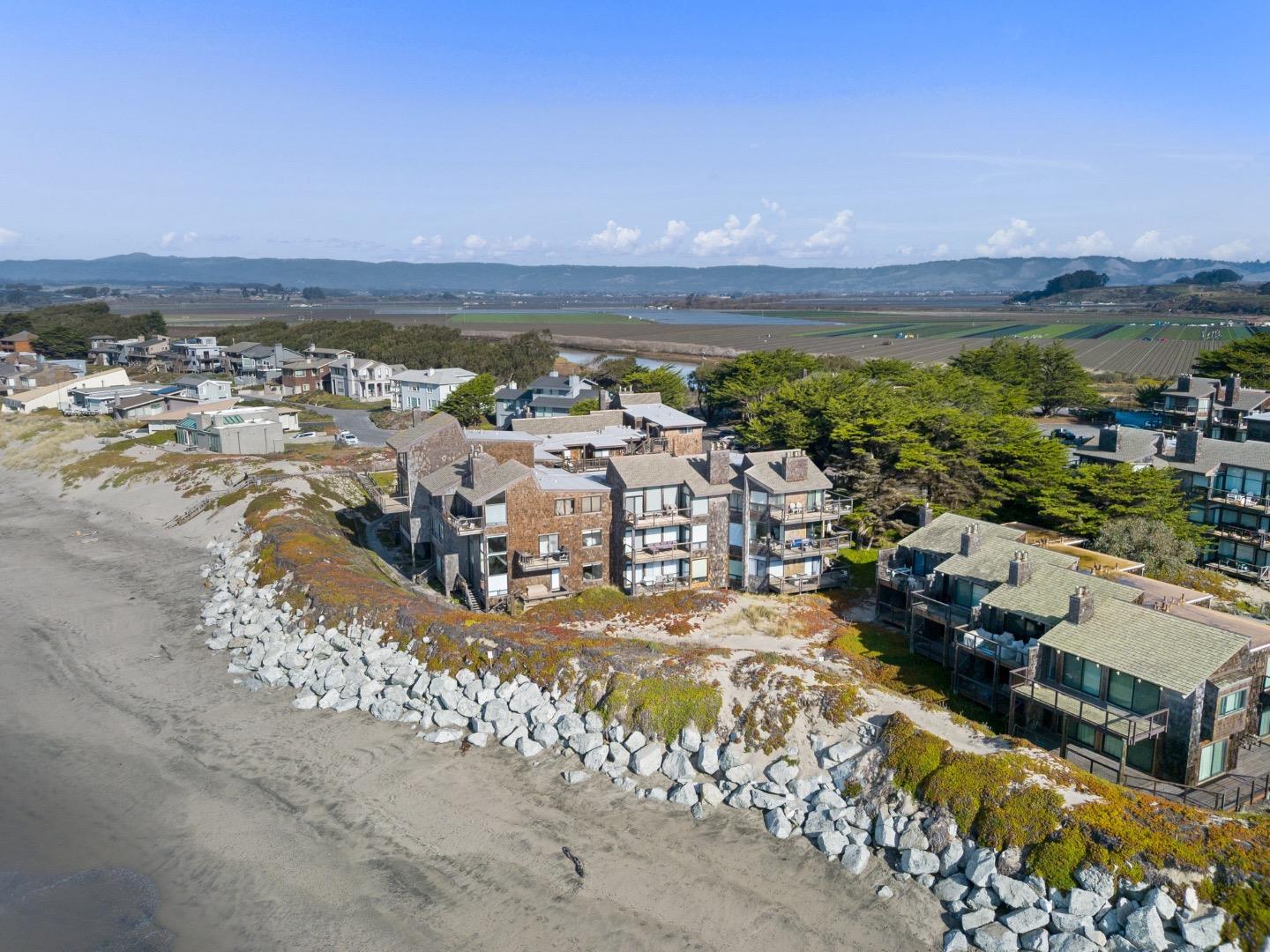 Detail Gallery Image 52 of 60 For 13 Pelican Pt #13,  Watsonville,  CA 95076 - 2 Beds | 2 Baths