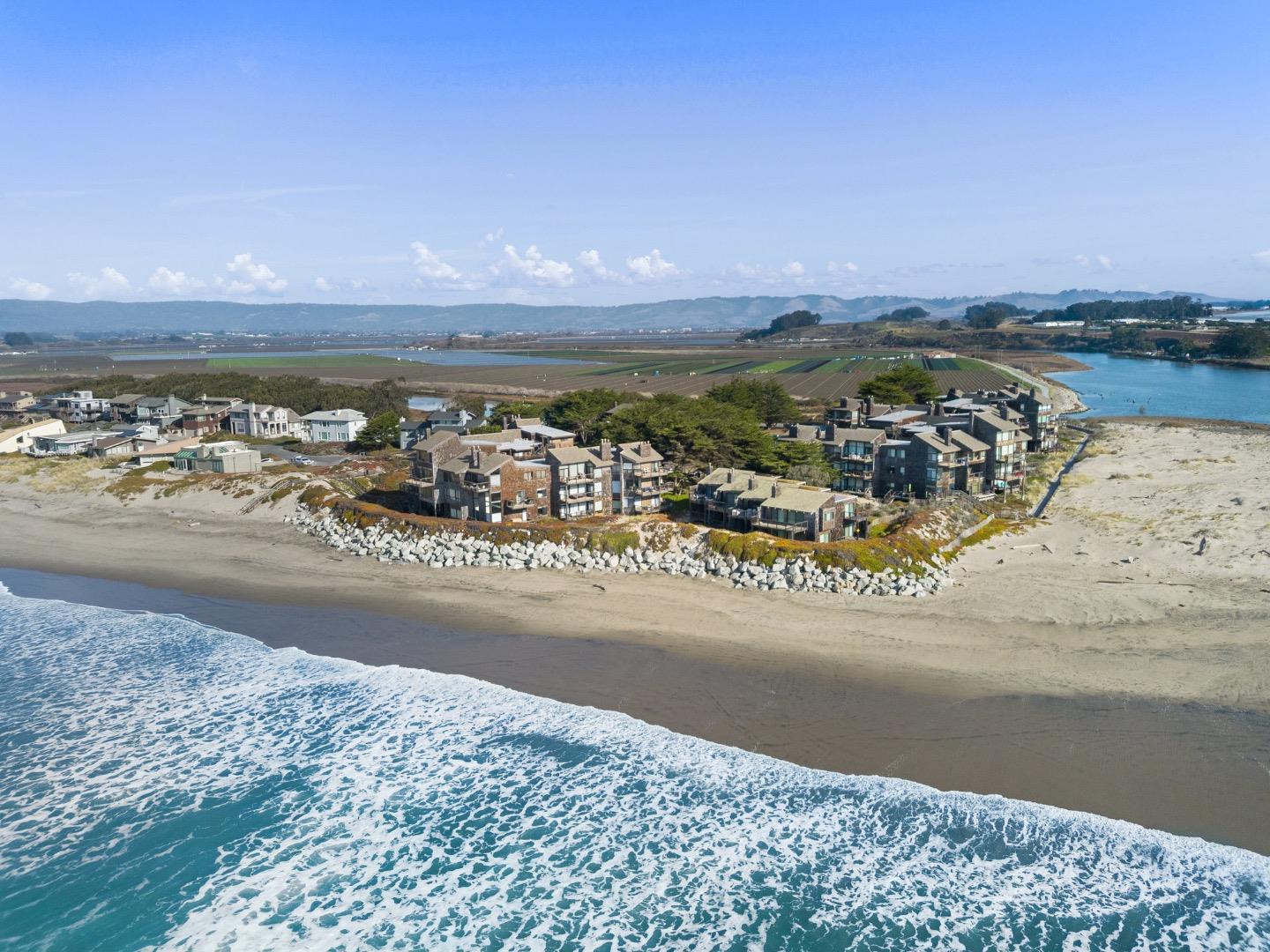 Detail Gallery Image 57 of 60 For 13 Pelican Pt #13,  Watsonville,  CA 95076 - 2 Beds | 2 Baths