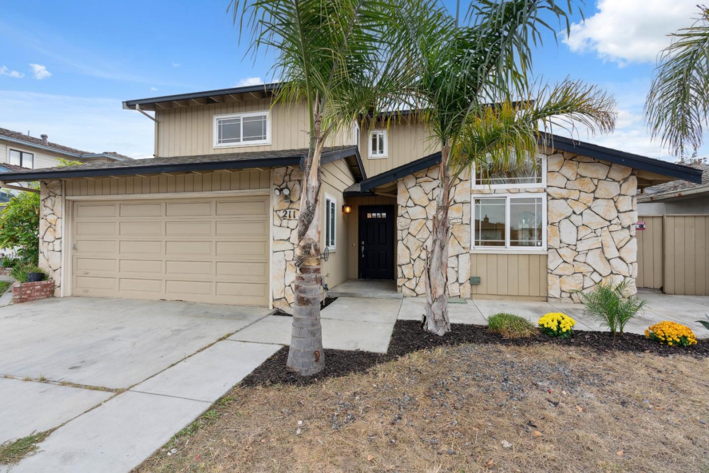 Detail Gallery Image 1 of 55 For 211 Massolo Ct, Salinas,  CA 93907 - 3 Beds | 3 Baths