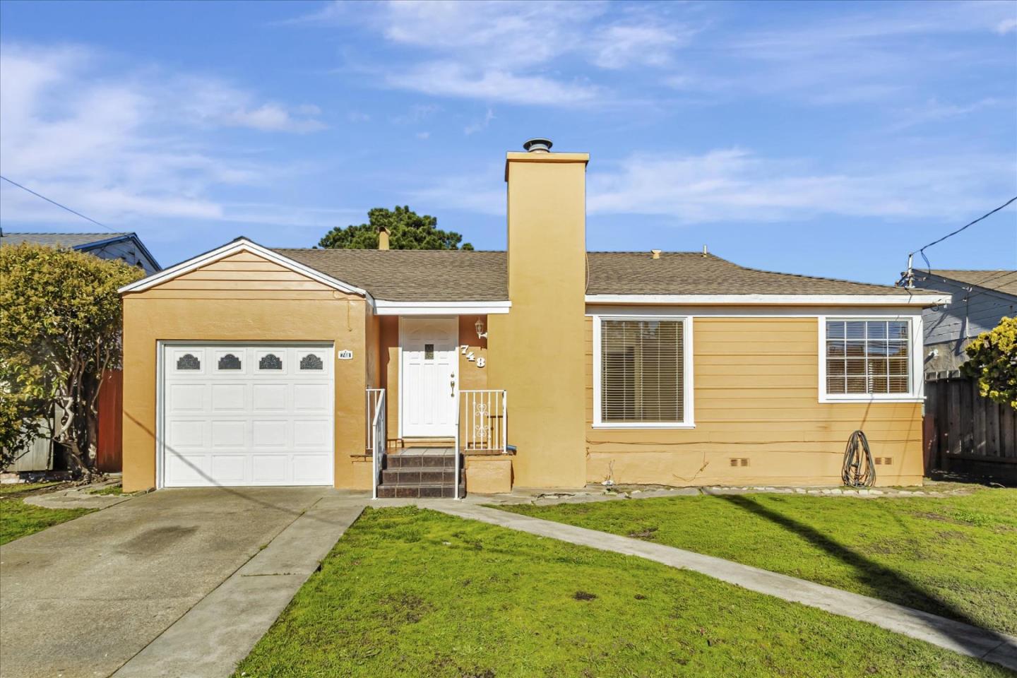 Detail Gallery Image 1 of 26 For 748 87th St, Daly City,  CA 94015 - 3 Beds | 1 Baths