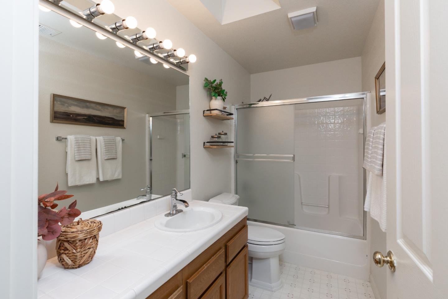 Detail Gallery Image 13 of 25 For 424 Hannon Ave, Monterey,  CA 93940 - 3 Beds | 2 Baths