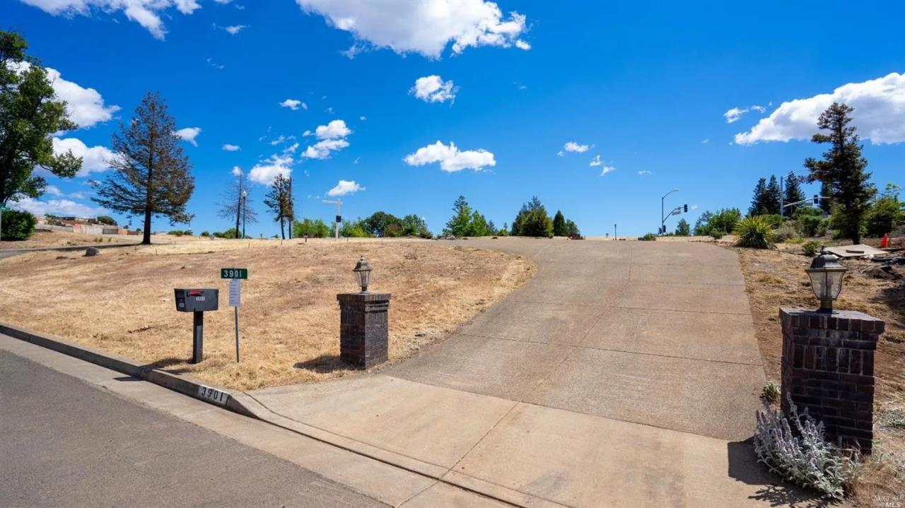 Detail Gallery Image 2 of 9 For 3901 Heathfield Pl, Santa Rosa,  CA 95404 - – Beds | – Baths