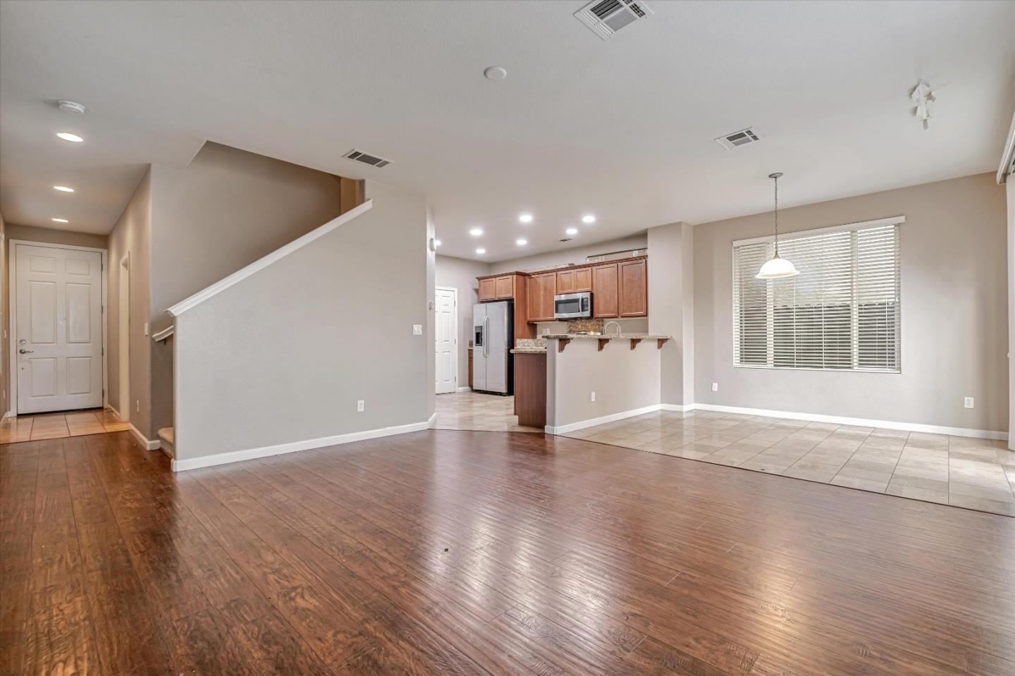 Detail Gallery Image 1 of 1 For 823 Woodson Dr, Oakland,  CA 94603 - 3 Beds | 2/1 Baths