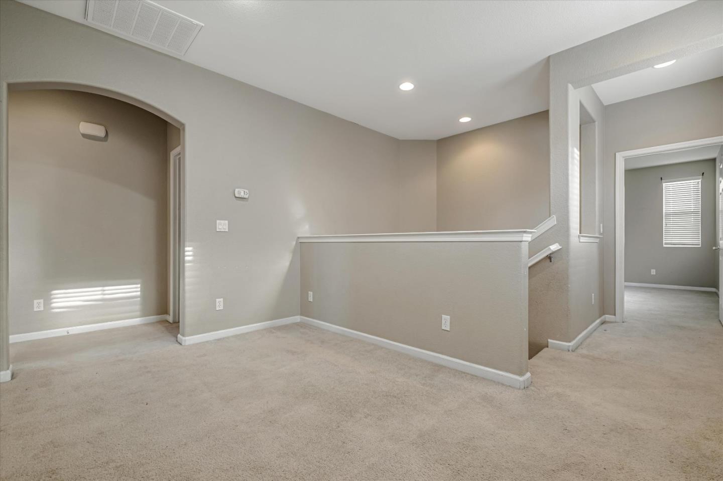 Detail Gallery Image 15 of 32 For 823 Woodson Dr, Oakland,  CA 94603 - 3 Beds | 2/1 Baths