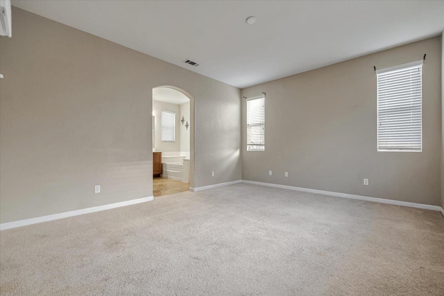 Detail Gallery Image 17 of 32 For 823 Woodson Dr, Oakland,  CA 94603 - 3 Beds | 2/1 Baths