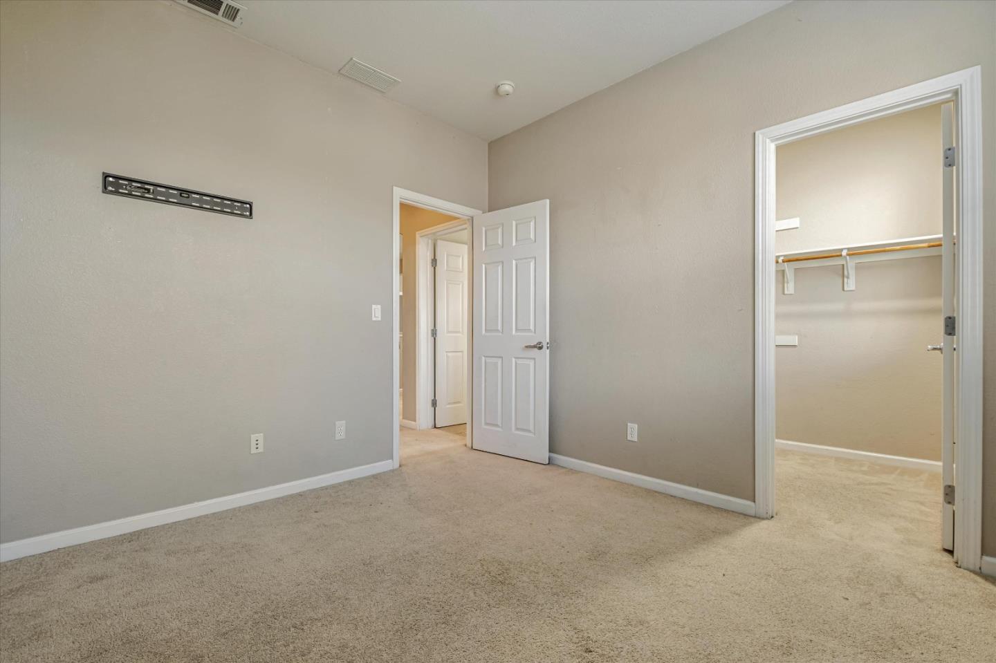 Detail Gallery Image 20 of 32 For 823 Woodson Dr, Oakland,  CA 94603 - 3 Beds | 2/1 Baths