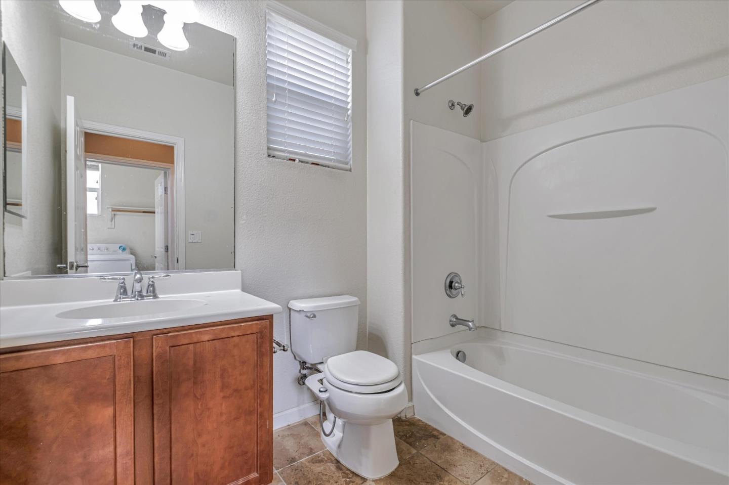 Detail Gallery Image 24 of 32 For 823 Woodson Dr, Oakland,  CA 94603 - 3 Beds | 2/1 Baths