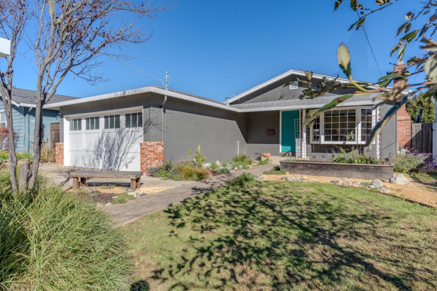 Detail Gallery Image 3 of 58 For 1343 De Solo Dr, Pacifica,  CA 94044 - 3 Beds | 2 Baths