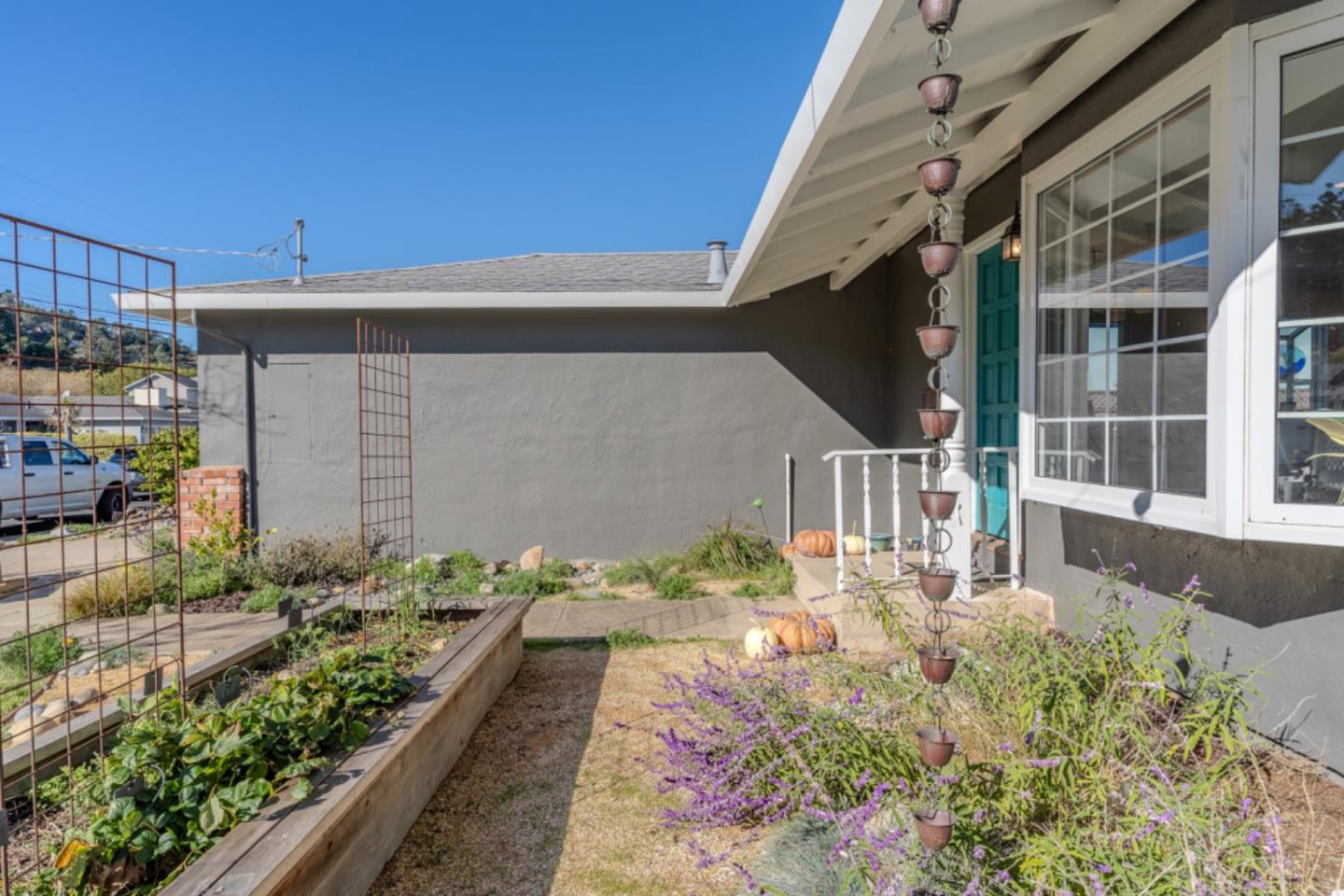 Detail Gallery Image 7 of 58 For 1343 De Solo Dr, Pacifica,  CA 94044 - 3 Beds | 2 Baths