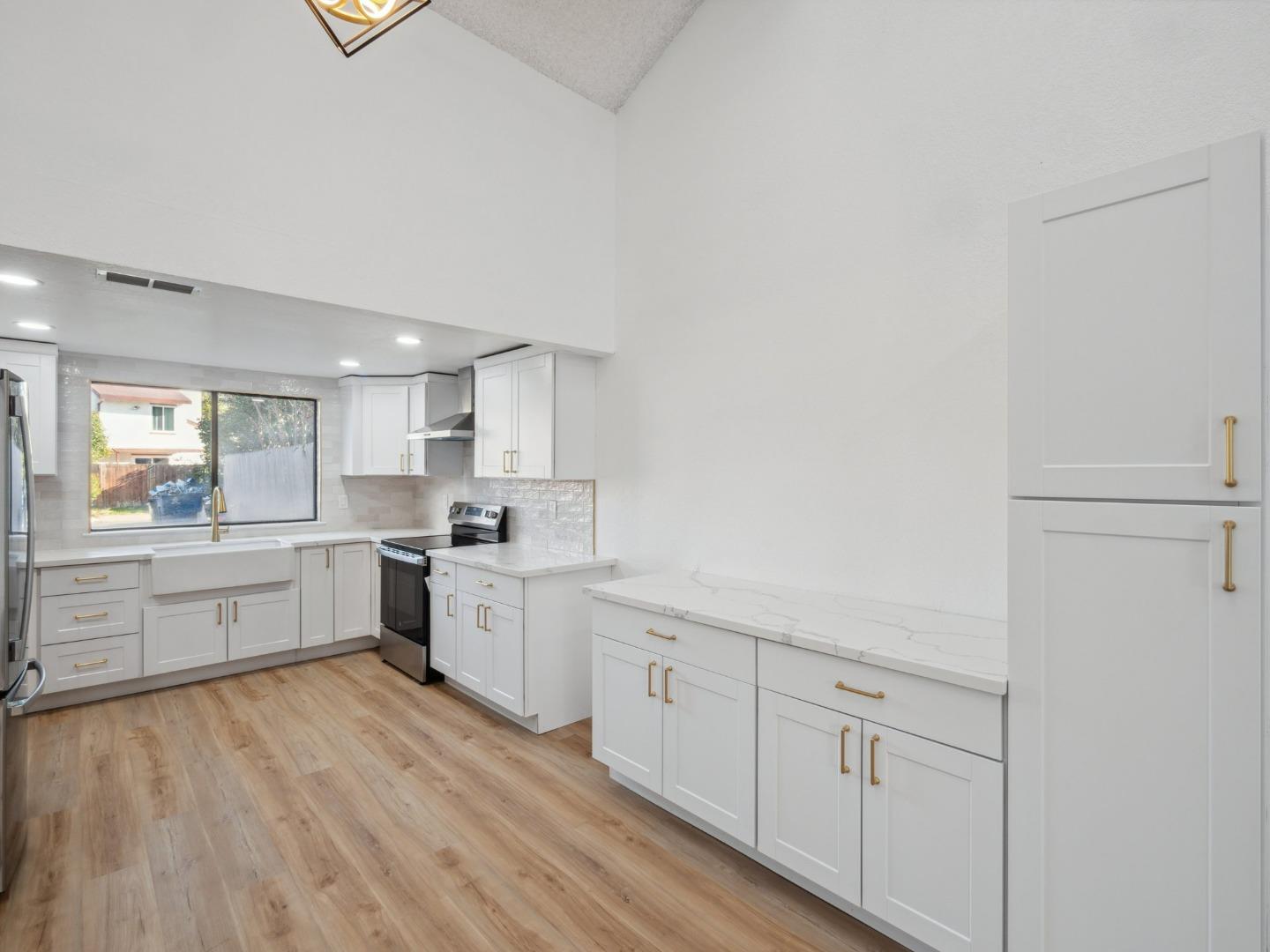 Detail Gallery Image 9 of 31 For 5 Yahi Ct, Sacramento,  CA 95833 - 2 Beds | 2 Baths