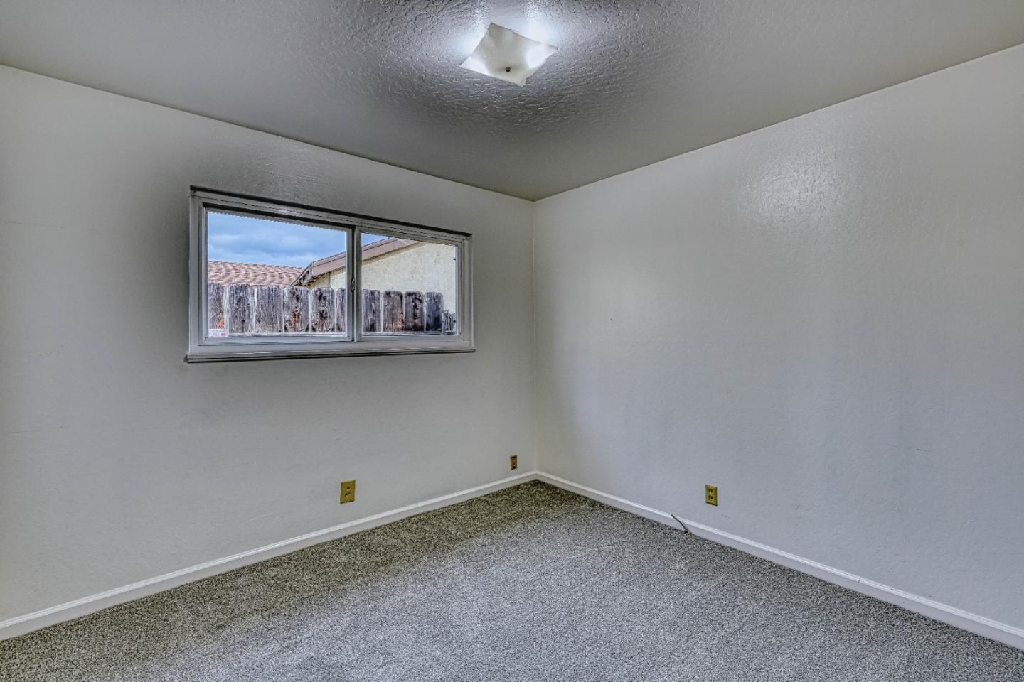 Detail Gallery Image 10 of 36 For 163 Del Mar Dr, Salinas,  CA 93901 - 3 Beds | 2 Baths