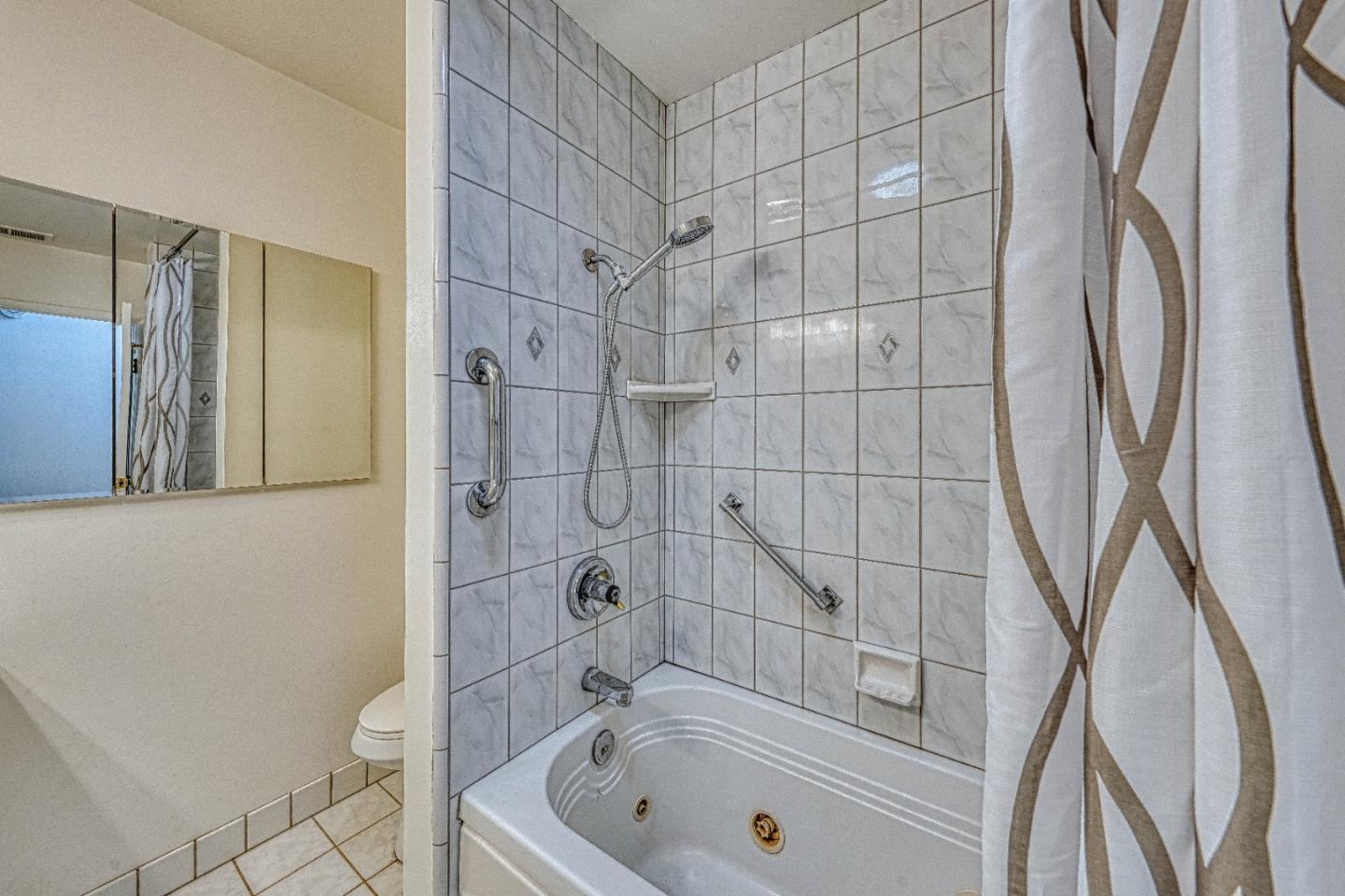 Detail Gallery Image 13 of 36 For 163 Del Mar Dr, Salinas,  CA 93901 - 3 Beds | 2 Baths