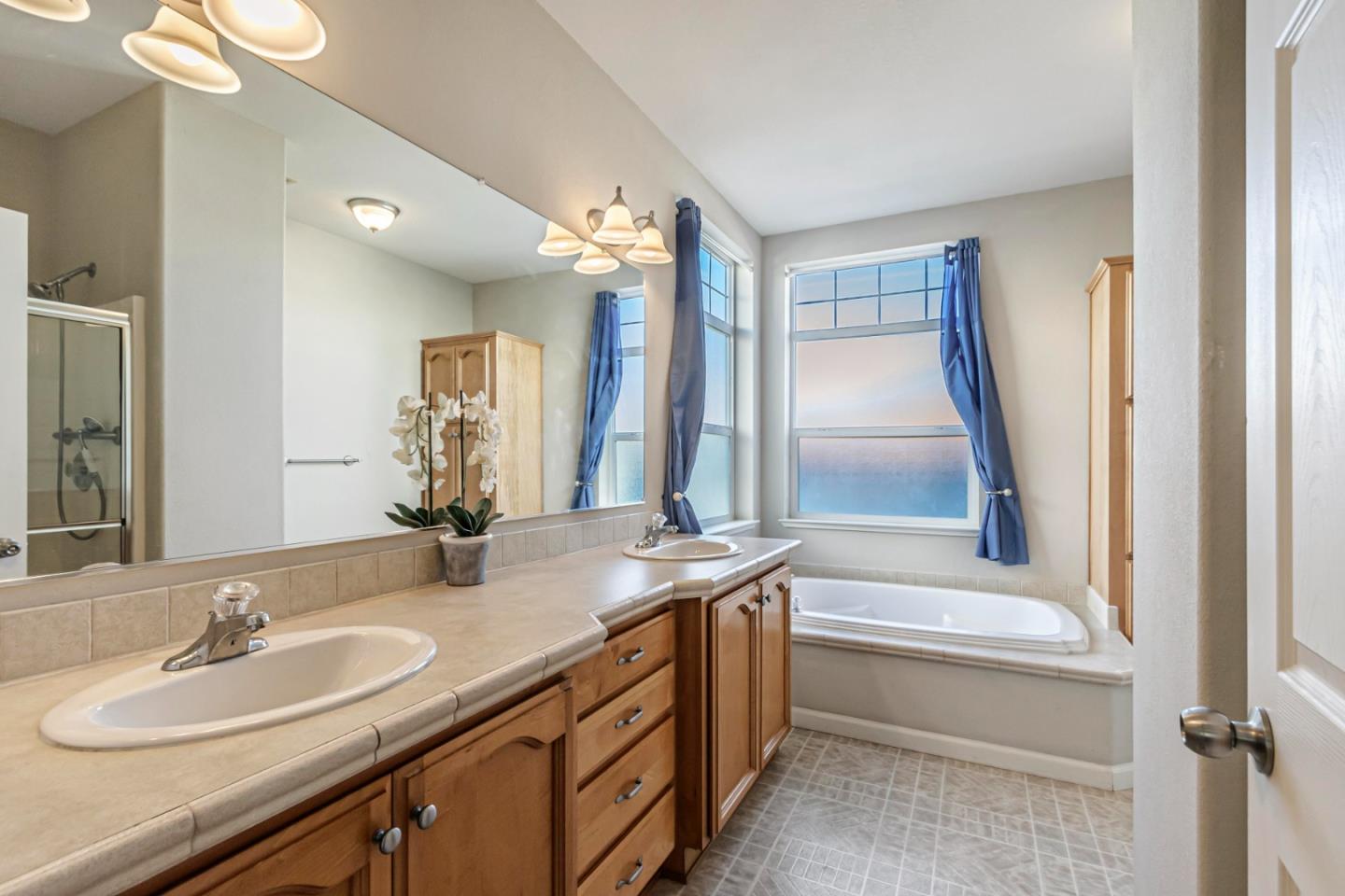 Detail Gallery Image 11 of 38 For 5770 Winfield #130,  San Jose,  CA 95123 - 3 Beds | 2 Baths