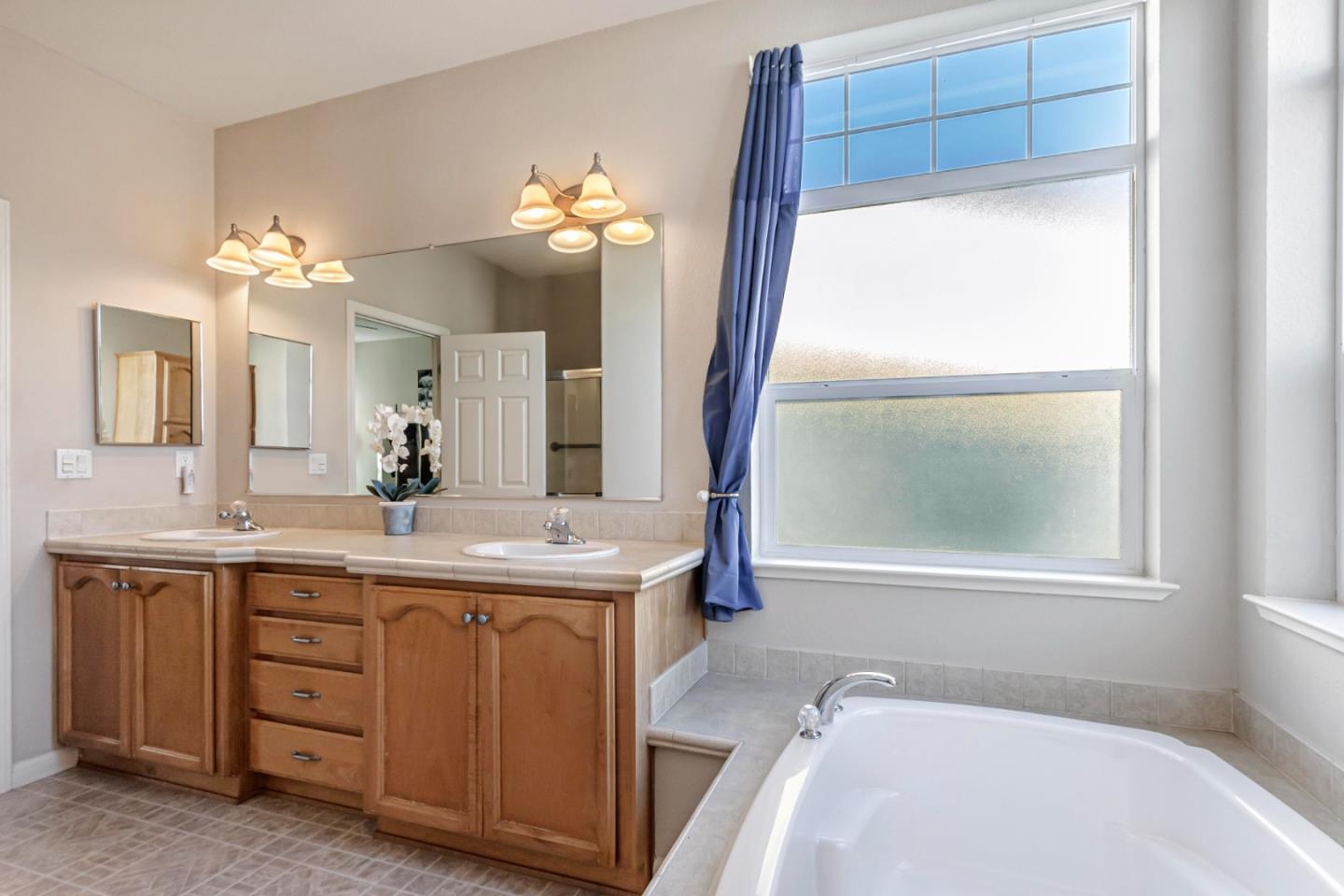 Detail Gallery Image 13 of 38 For 5770 Winfield #130,  San Jose,  CA 95123 - 3 Beds | 2 Baths