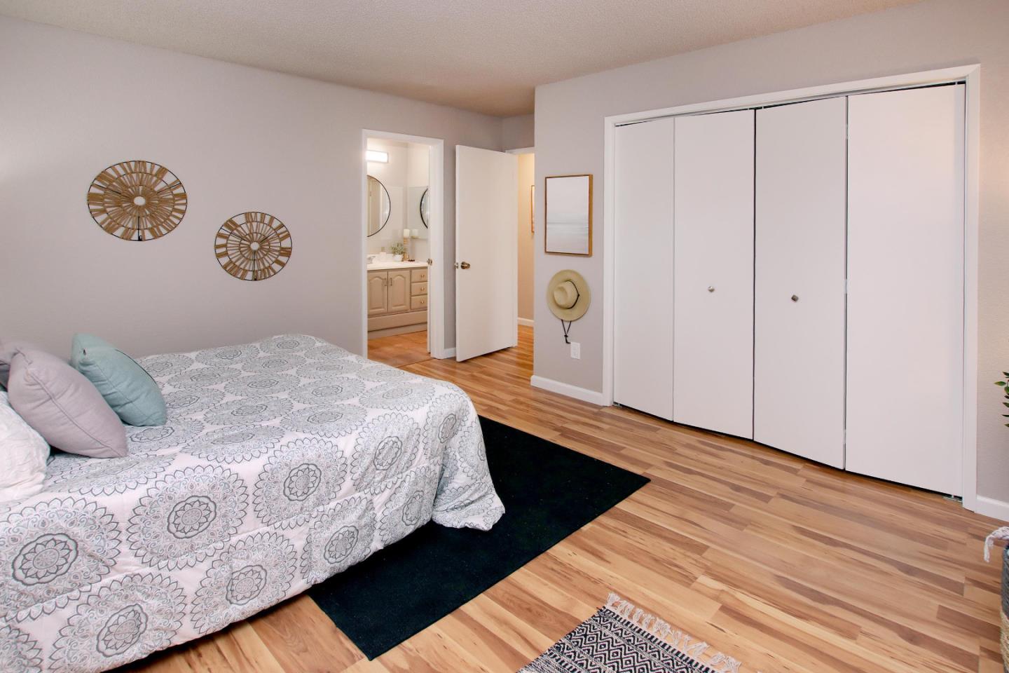 Detail Gallery Image 13 of 31 For 143 Peach Ter, Santa Cruz,  CA 95060 - 2 Beds | 1 Baths