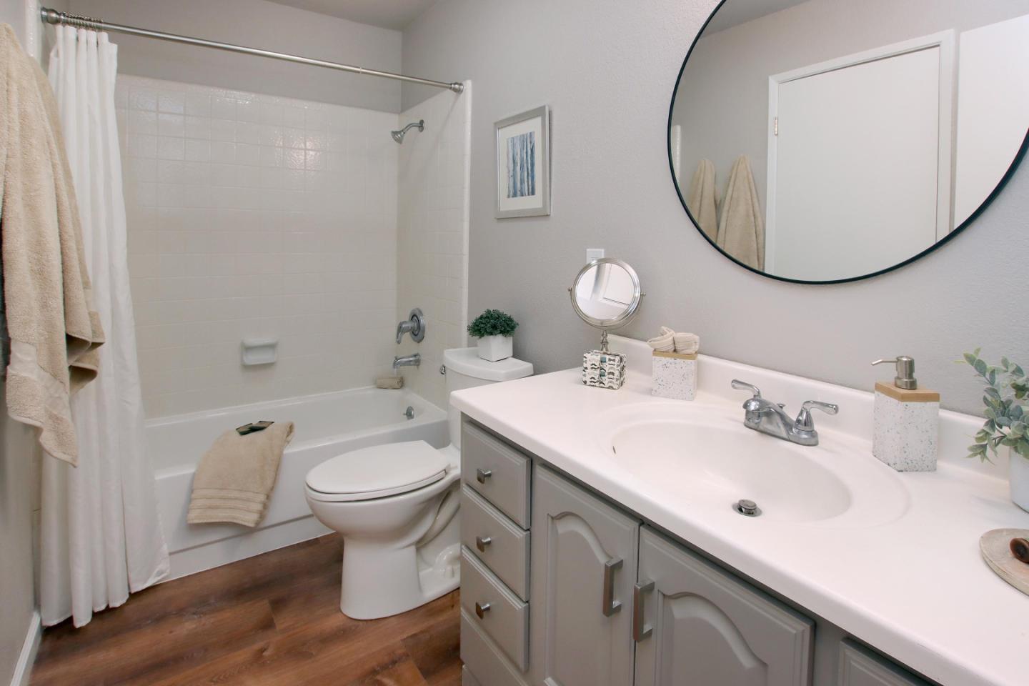 Detail Gallery Image 14 of 31 For 143 Peach Ter, Santa Cruz,  CA 95060 - 2 Beds | 1 Baths