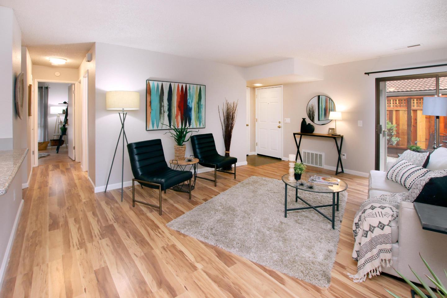 Detail Gallery Image 6 of 31 For 143 Peach Ter, Santa Cruz,  CA 95060 - 2 Beds | 1 Baths