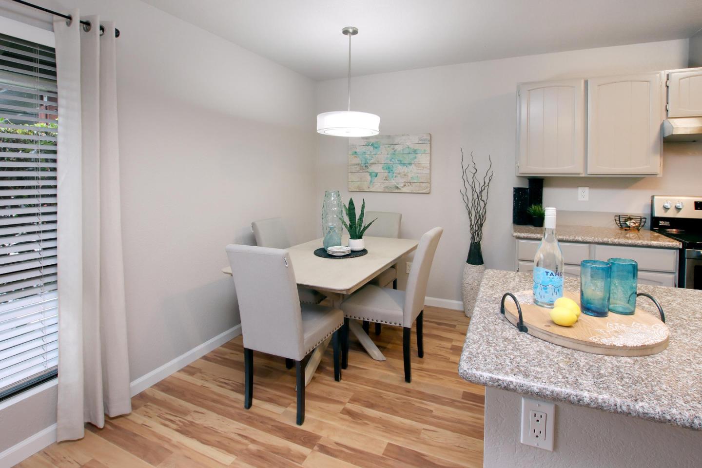 Detail Gallery Image 8 of 31 For 143 Peach Ter, Santa Cruz,  CA 95060 - 2 Beds | 1 Baths