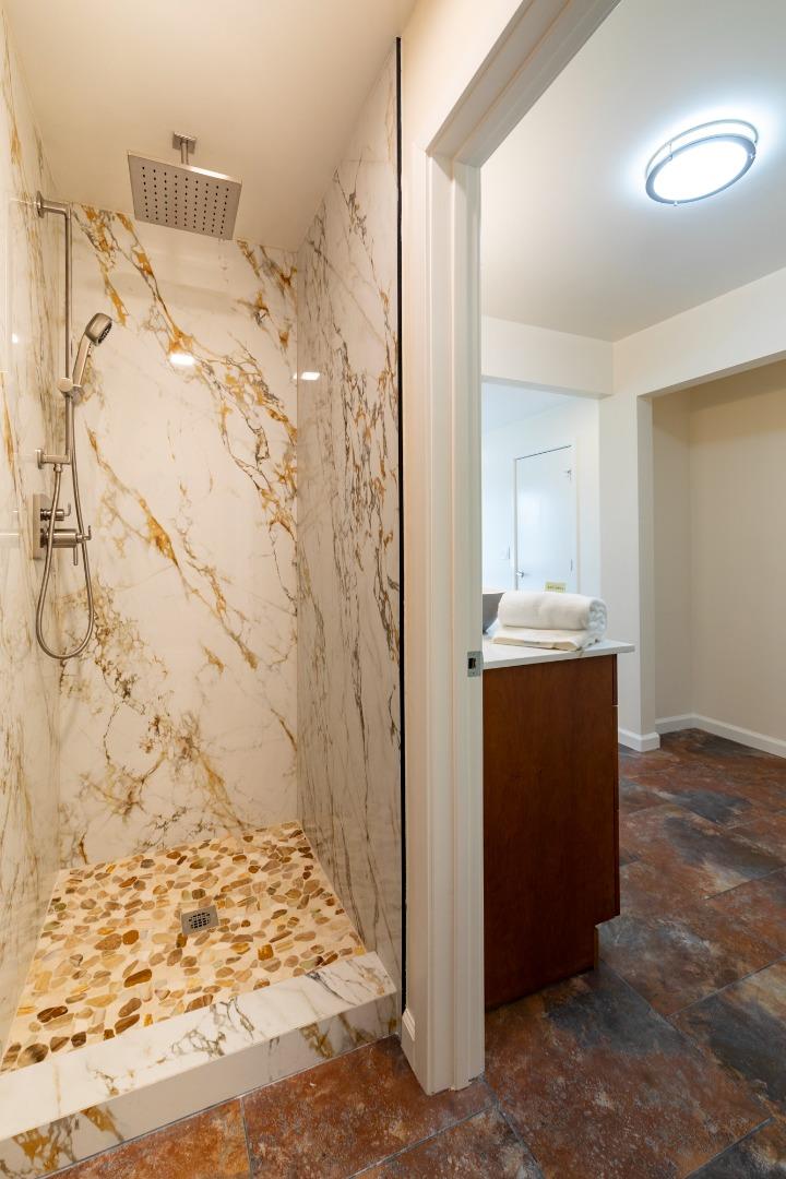 Detail Gallery Image 9 of 29 For 127 Bayo Vista #306,  Piedmont,  CA 94611 - 2 Beds | 2 Baths