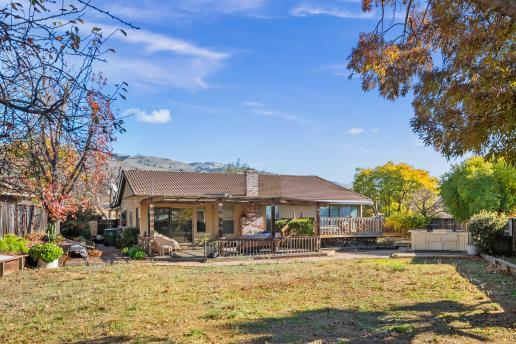 Detail Gallery Image 4 of 15 For 2067 Pleasant Crest Ct, San Jose,  CA 95148 - 3 Beds | 2 Baths